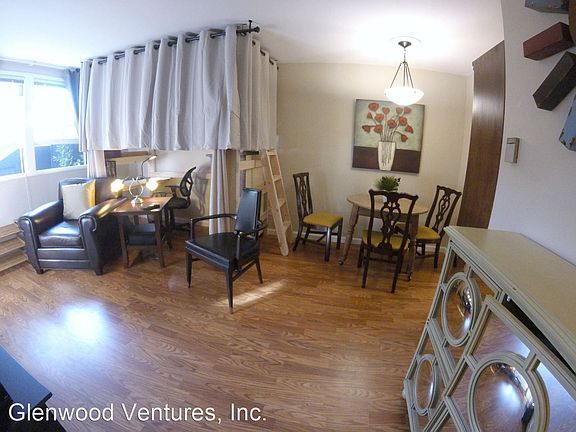 2nd image of 721 Live Oak Ave #1