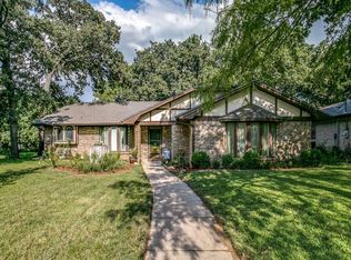 3901 Old Place Rd, Arlington, TX 76016