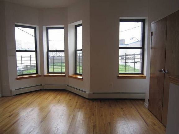 2nd image of 2847 W 20th St