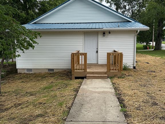 3rd image of 146 Roberts St