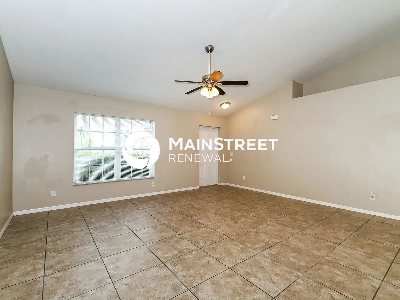 1804 NW 18th St — Photo 2