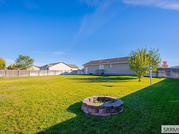 4th image of 2985 Sagebrush Ave