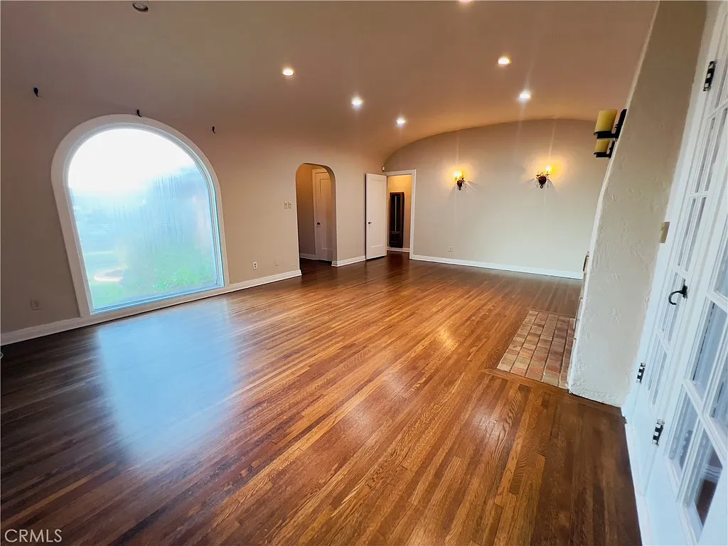 3 bed, 1584 sqft, $3,850 — Photo 4