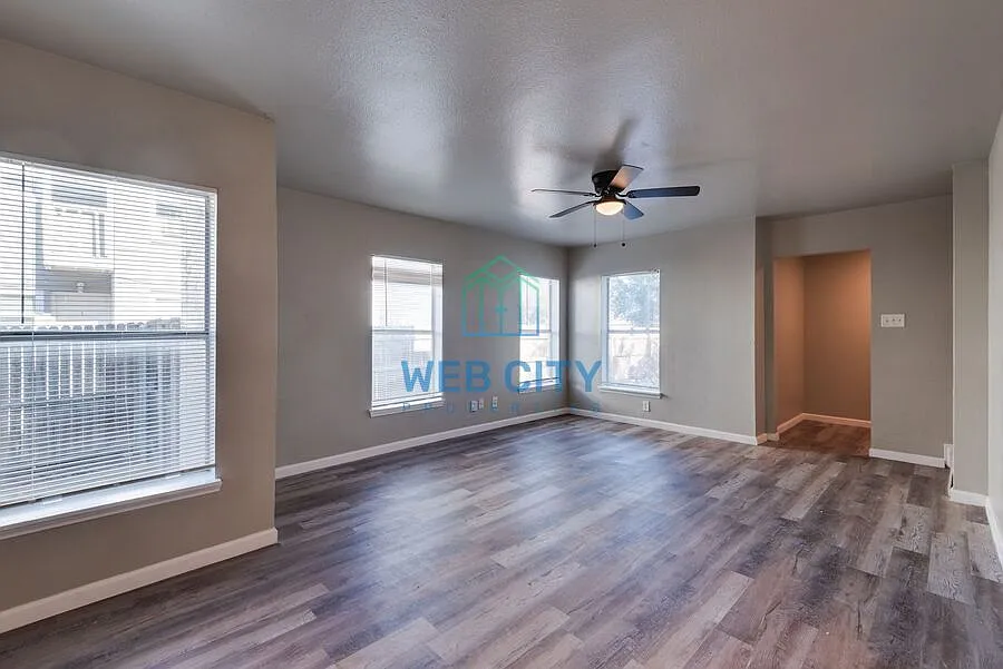 Coming Soon! 3 Bed 2 Bath Townhouse for Rent in Grand Prairie, TX! — Photo 3