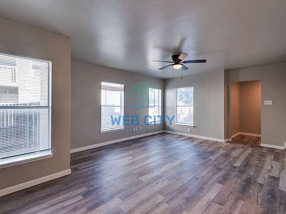 3rd image of 227 SE 13th St