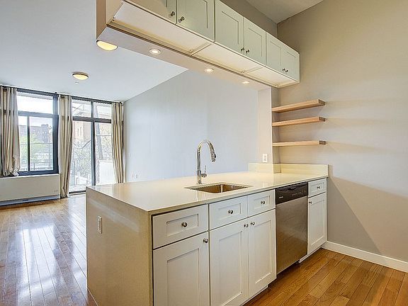 5th image of 29-14 Newtown Ave #1R