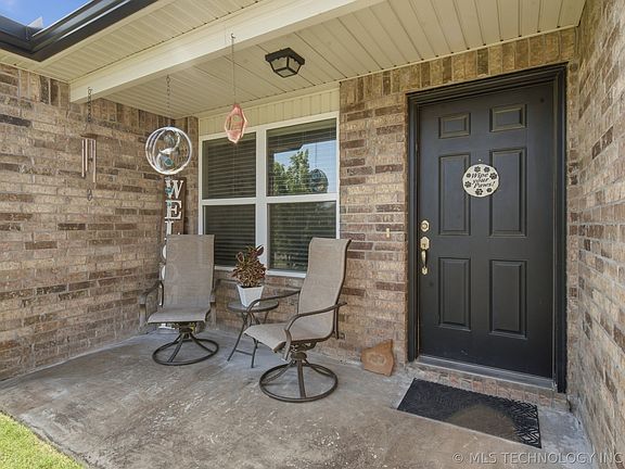 5th image of 10119 E Kathy St