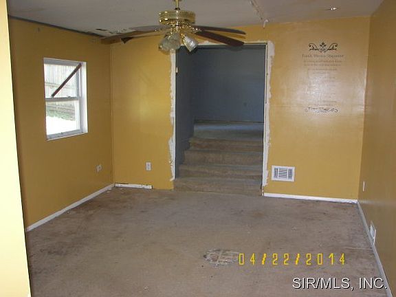 3rd image of 920 N 88th St