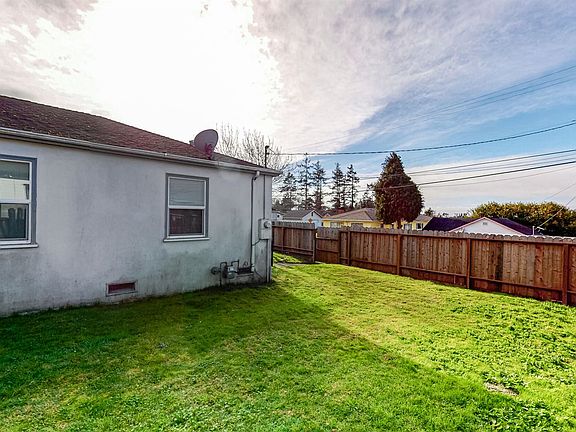 5th image of 3875 Little Fairfield St