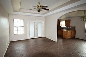 2nd image of 2207 Nellie St