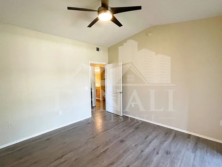 2929 W Yorkshire Dr #1019 — Photo 14