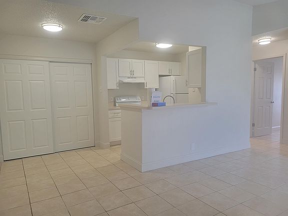 5th image of 3840 Bowline Cir #1