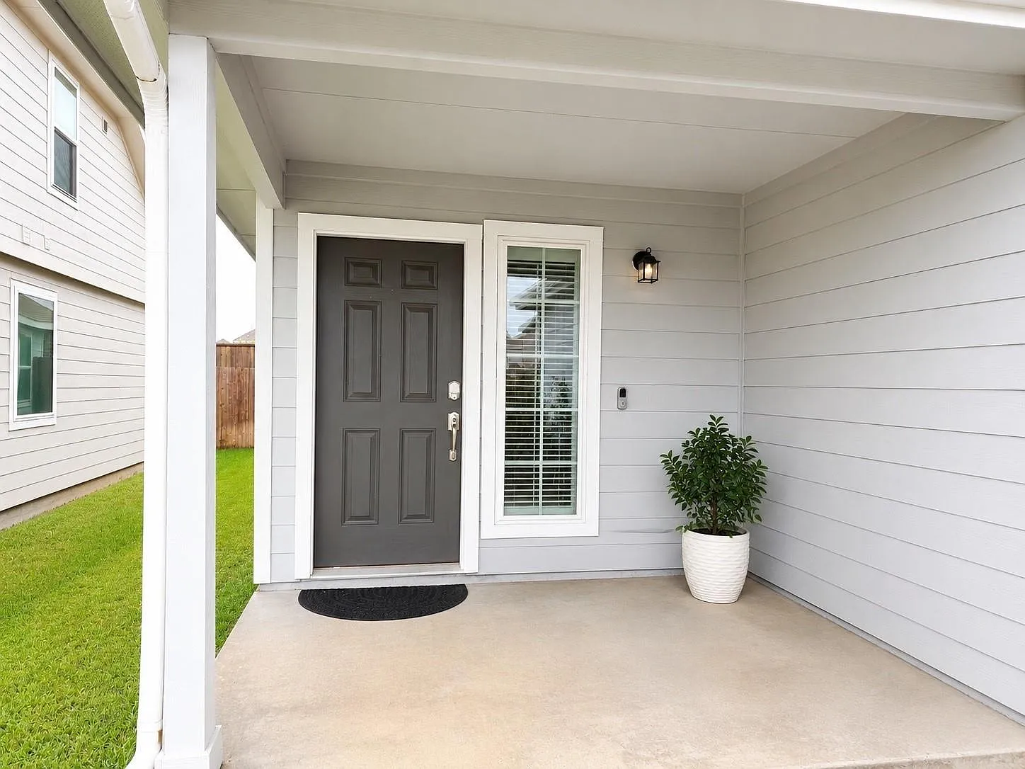 4 bed, 2.0 bath, 1589 sqft, $2,500 — Photo 2