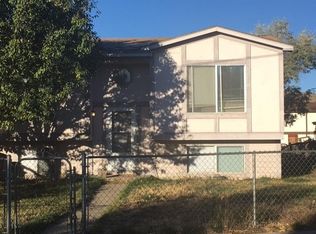 1922 Dunphail St, Rawlins, WY 82301