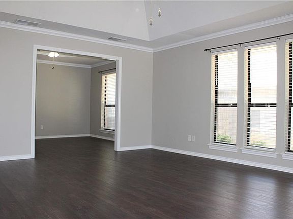 5th image of 903 Smokerise Cir