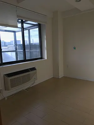 Rented by 18 REALTY | media 20