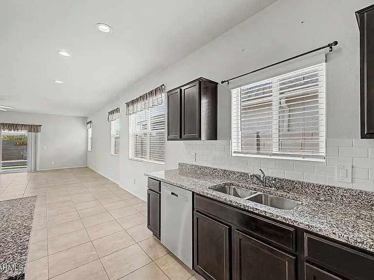 18363 W Whispering Wind Dr — Photo 7