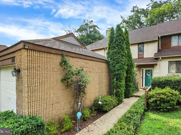 441 Stonegate Ct, Millersville, PA 17551