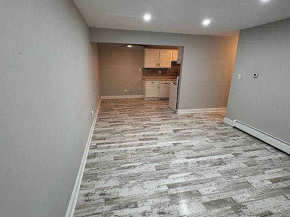 4th image of 18W155 63rd St APT B204