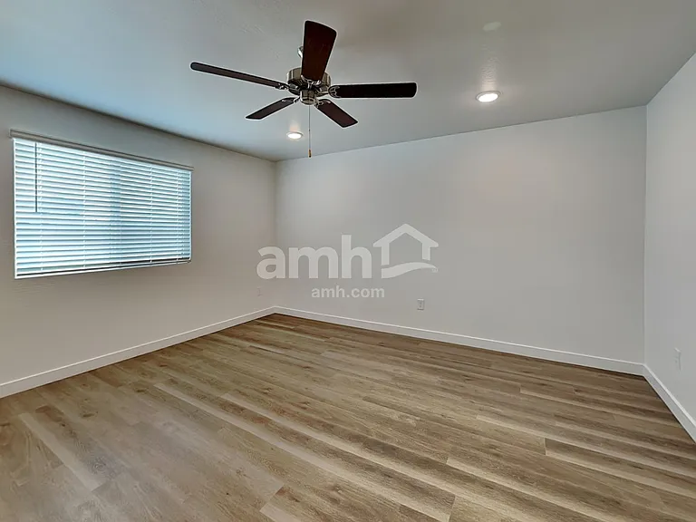 12535 W Flynn Ln — Photo 10