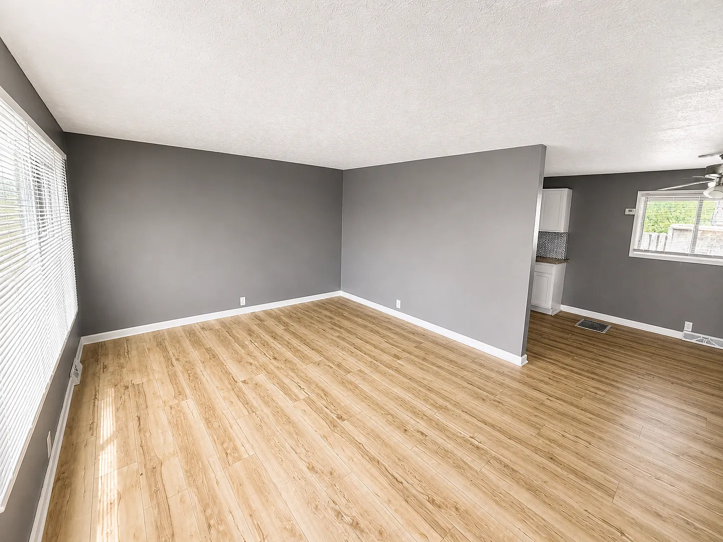 3 bed, 1800 sqft, $1,649 — Photo 2