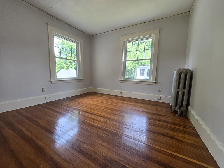 19 Rowe St #2 — Photo 11