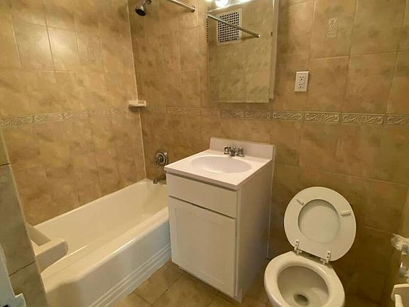 5th image of 166-05 Highland Ave #D1
