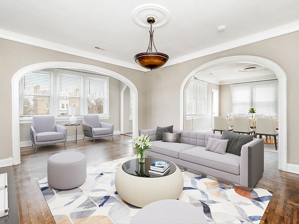 1st image of 979 Burton Ave #1
