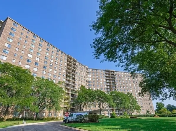 7141 N Kedzie Ave APT 912, Chicago, IL 60645