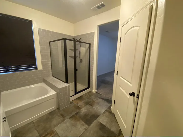 2406 Plantation Ave — Photo 14
