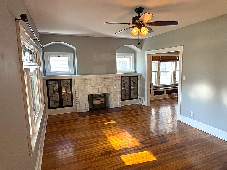 2163 Atkins Ave — Photo 3