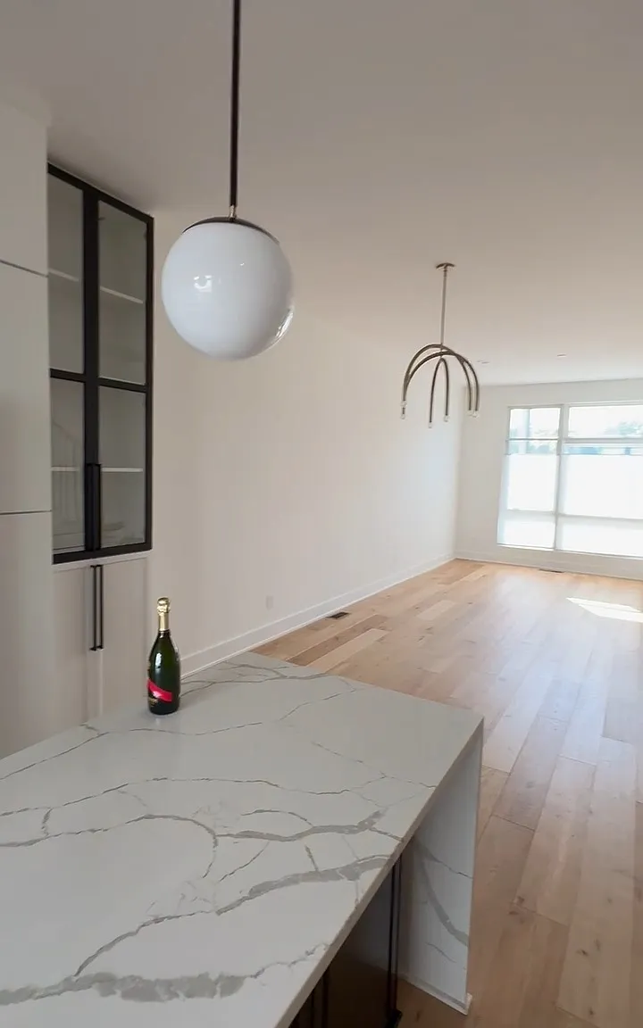 2 bed, 2.5 bath, 1576 sqft, $3,199 — Photo 4
