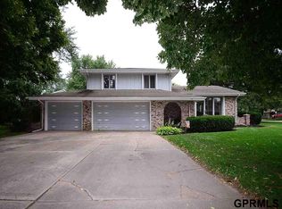 21425 Harney St, Elkhorn, NE 68022