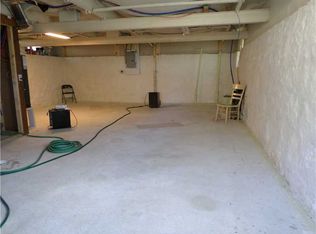 664 County Line Rd, Acme, PA 15610