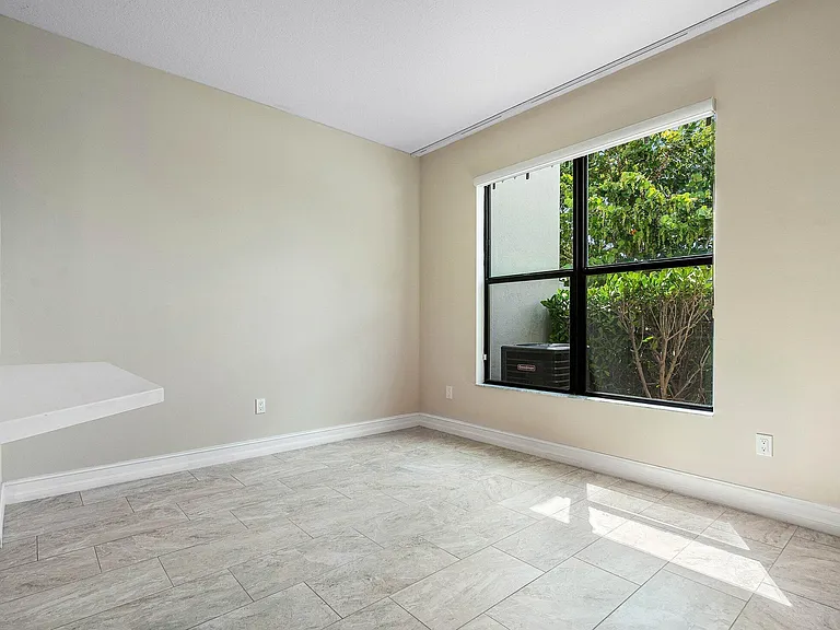 10210 Akenside Dr — Photo 21