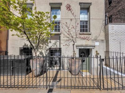 207 W 21st #1, New York, NY, 10011