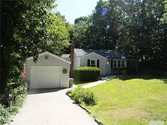 3rd image of 154 Sylvan Dr
