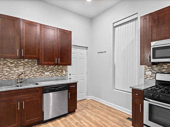 4th image of 1528 N Ashland Ave #1R