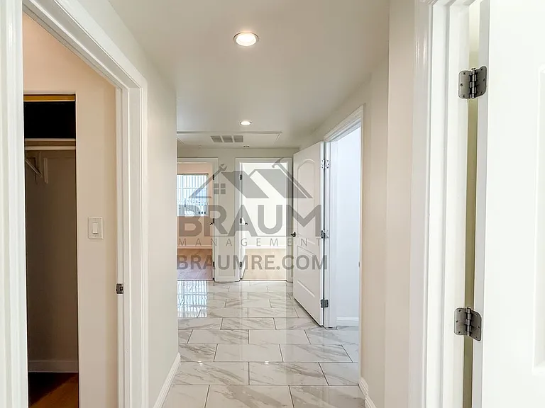 1423 Franklin St — Photo 26