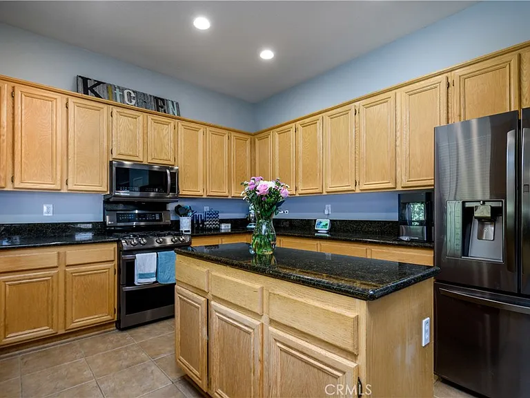 2587 Macbeth Ave — Photo 2