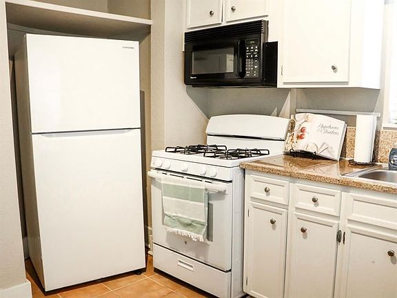 3rd image of 4618 McKinney St APT 1