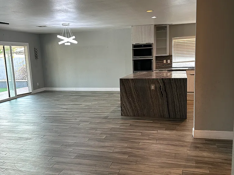 2203 W El Prado Rd — Photo 2
