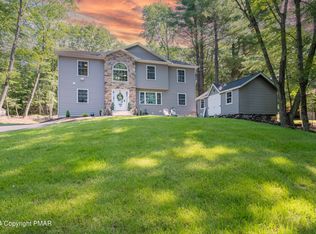 196 Alpine Lake Rd, Henryville, PA 18332
