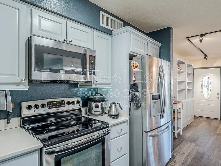 1022 W Apollo Ave — Photo 30