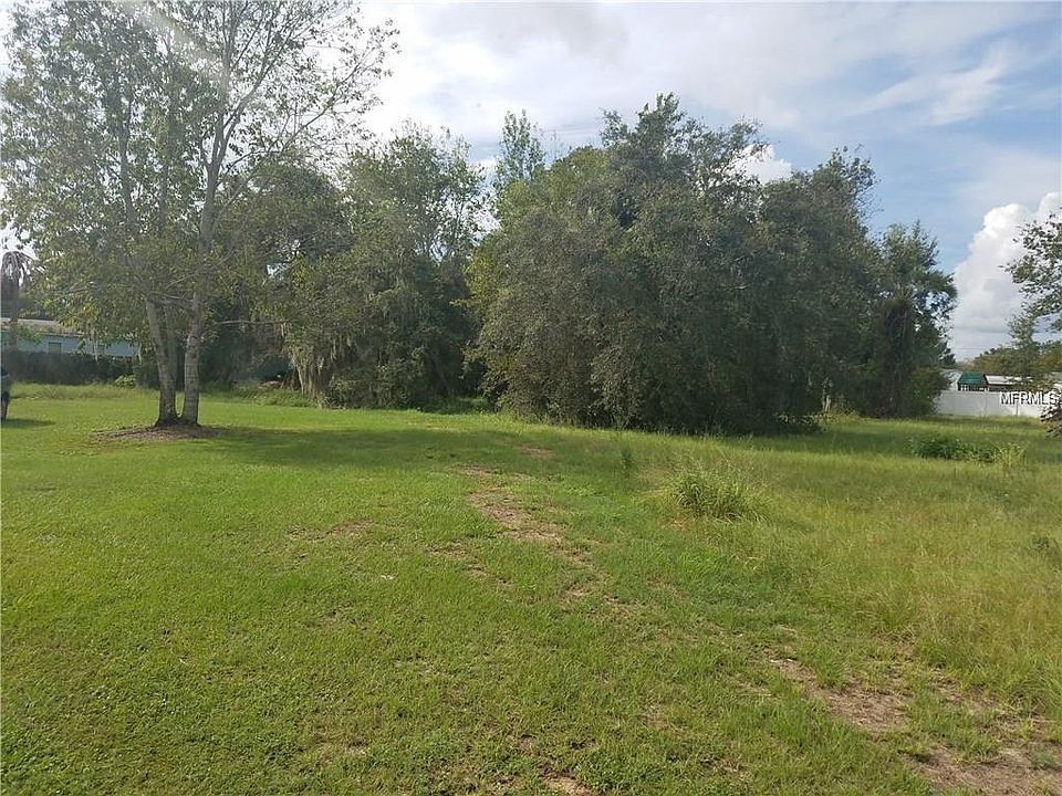 1st image of Palm View Dr W