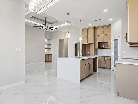 4th image of 421 Serg Loop