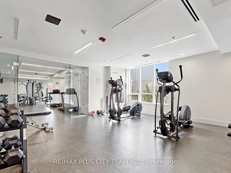 377 Madison Ave #503 — Photo 19