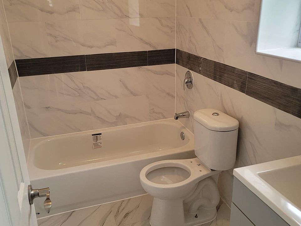 1st image of 1036 Logan Ave #B