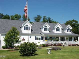 20 Scott Dr, Waymart, PA 18472