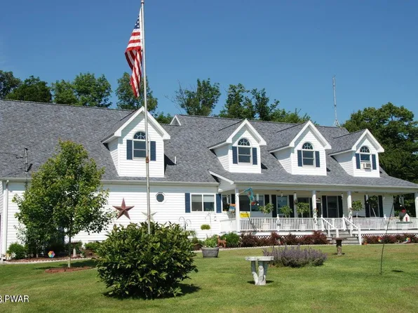 20 Scott Dr, Waymart, PA 18472